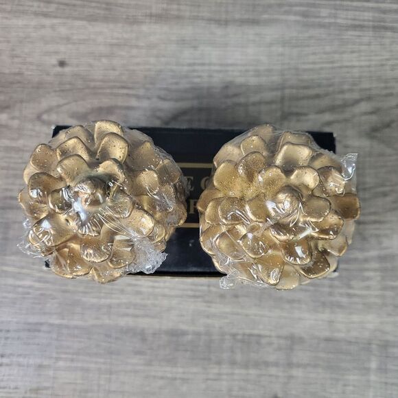 Gold Pinecone Candle Set - Picture 5 of 6